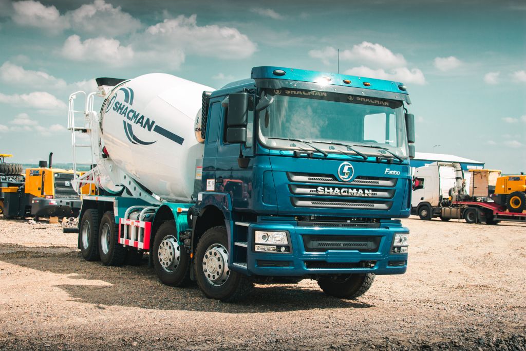 Автобетоносмеситель F3000 8x4