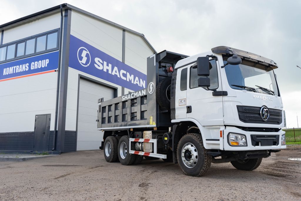 Самосвал L3000 6x4